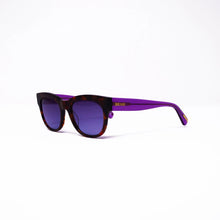 Cargar imagen en el visor de la galería, Just Cavalli Carey Con Morado
