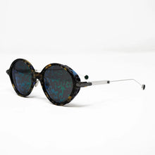 Cargar imagen en el visor de la galería, Christian Dior Carey
