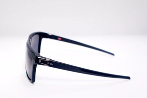 Oakley Negro